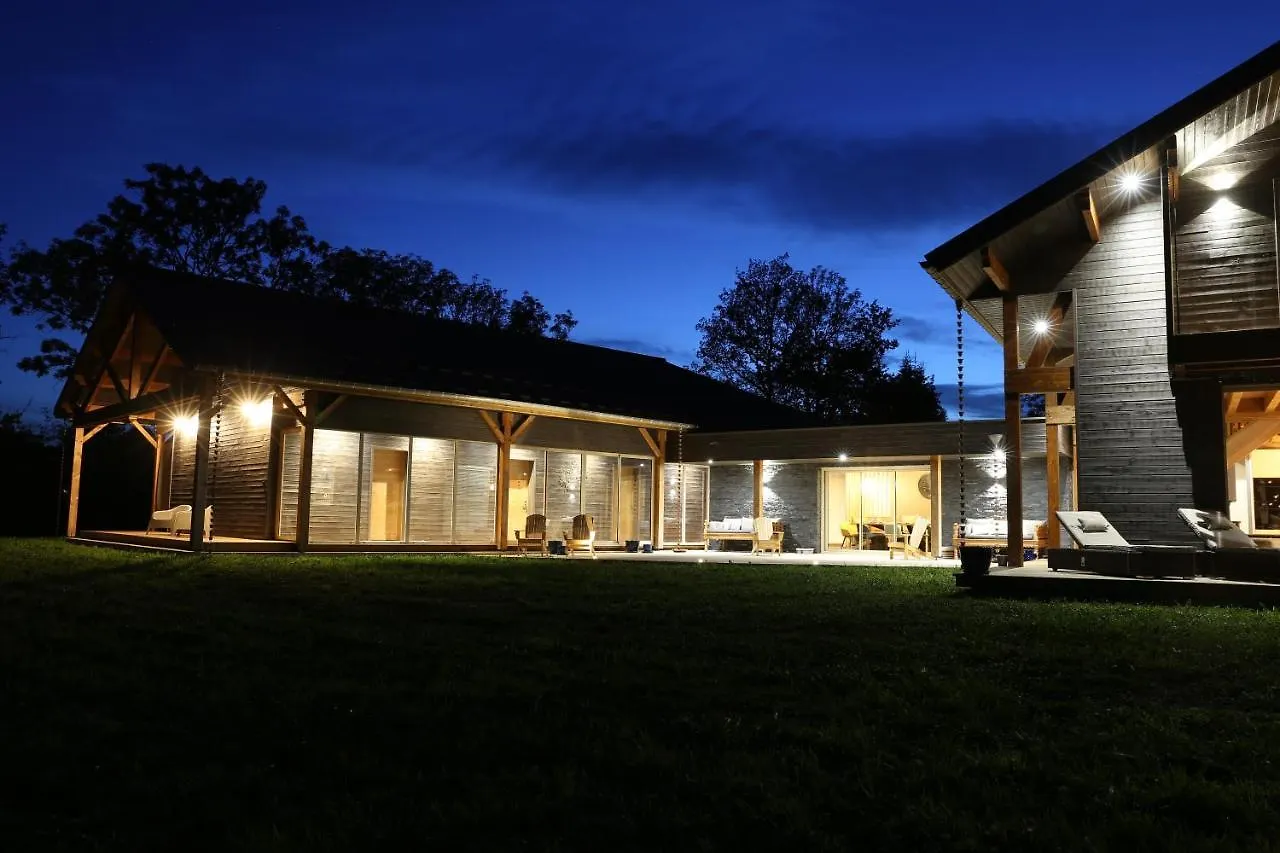 La Transparence Rochefort-Montagne Bed & Breakfast