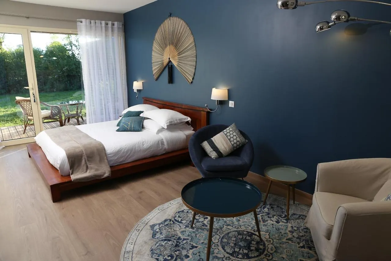 La Transparence Rochefort-Montagne Bed & Breakfast