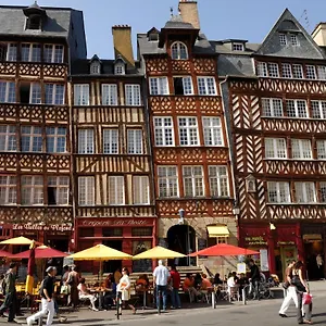 hotel-des-lices-rennes.inbrittany.com/